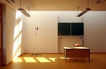 Klassenraum mit Oberlicht in der Erweiterung Schulzentrum Oberschule, Lehrte-Hämelerwald