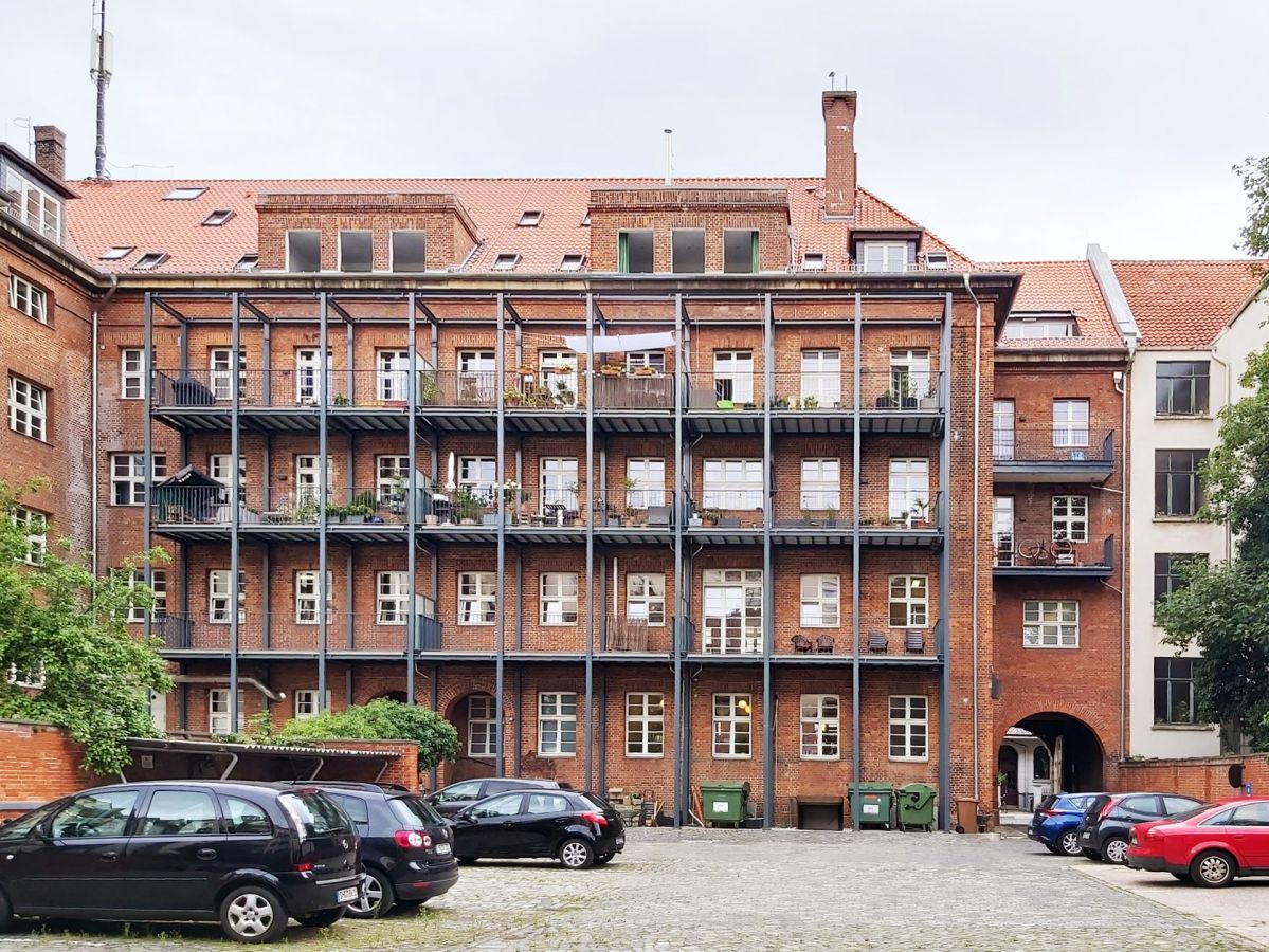 Hofseite mit Balkonen in der Gabelsberger Straße, Hannover